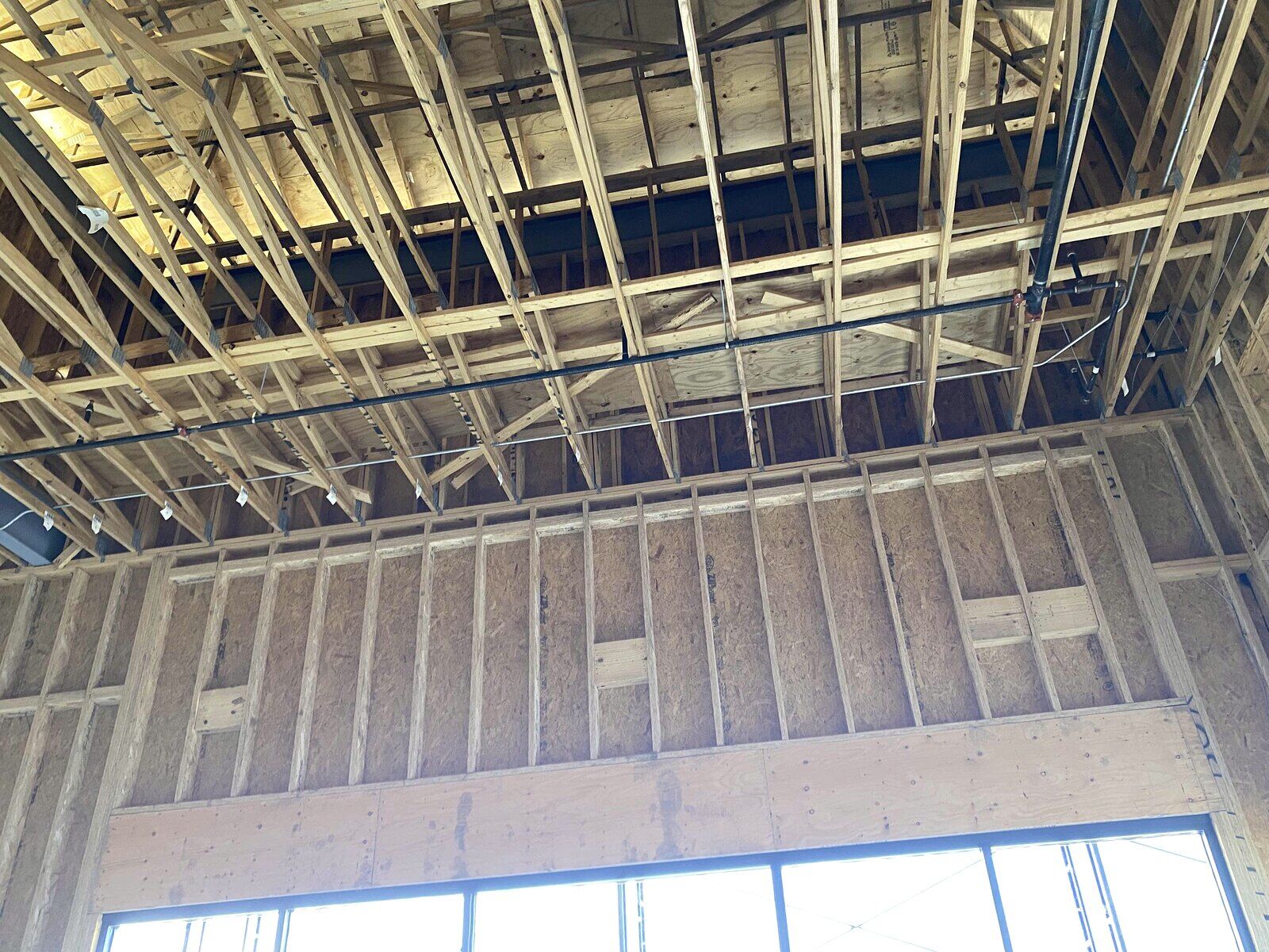Sprinkler pipe hung the right way where needed